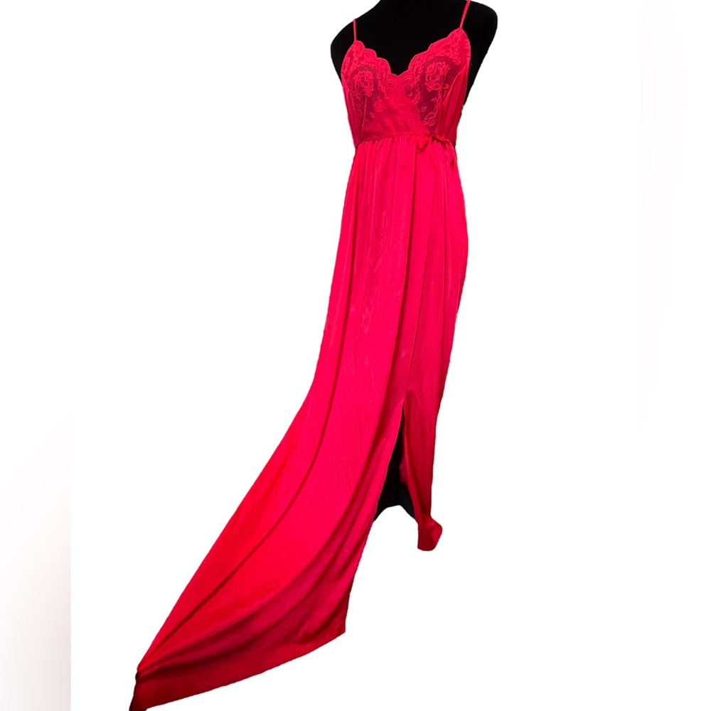 Elegant Red Lace Chemise